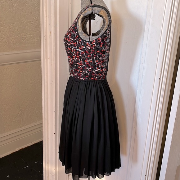 Shoshanna NWT Sequin Evie Swing Dress Red Black Beaded Mini Party Occasion, sz 2 - Picture 9 of 17